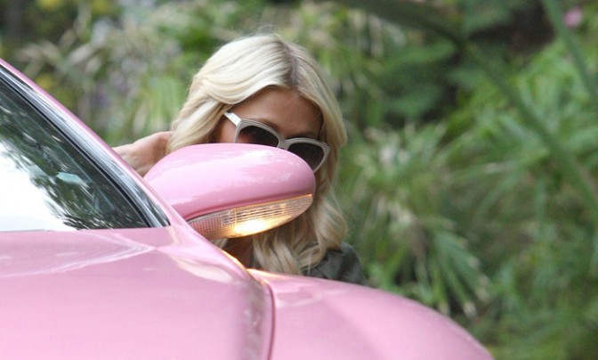 Paris Hilton: Il rosa è la mia passione paris hilton,