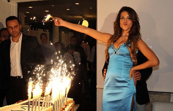 Gossip: Ruby Rubacuori festeggia a Genova