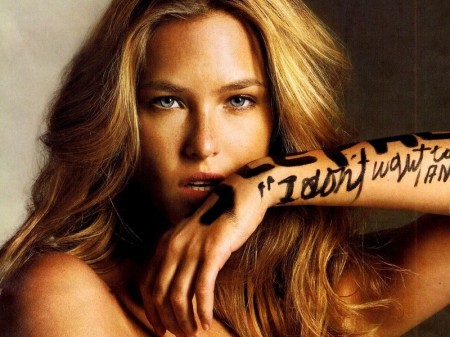 Bar Refaeli: foto sexy in lingerie per la Collezione di Bonita de Mas