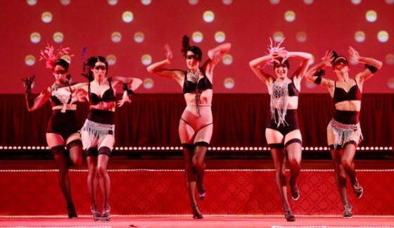 Burlesque: Spot Renault e sfilata in lingerie