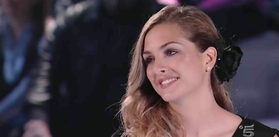 Grande Fratello 11: Angelica Livraghi, confronto con Erinela e Giuliano