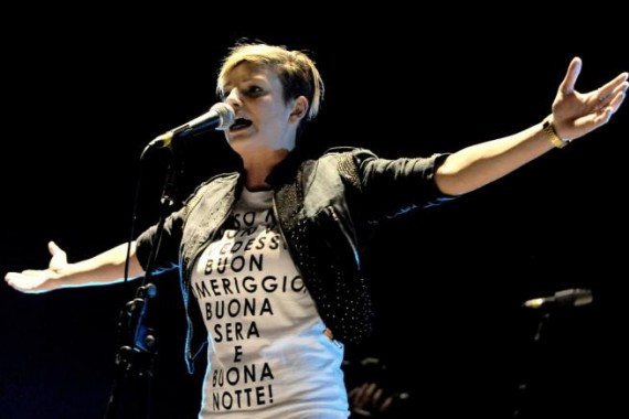 Emma Marrone: Racconta a “Gioia” la sua lotta contro il cancro
