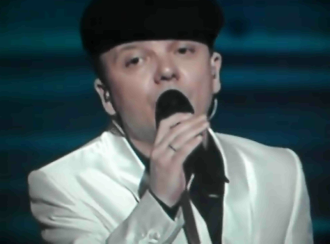Gigi D’Alessio: “Tu vuo’ fa’ l’americano” show su Raiuno
