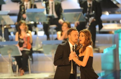 Ciak si canta 2011: Seconda puntata, debutto tiepido, conduttori poco convincenti