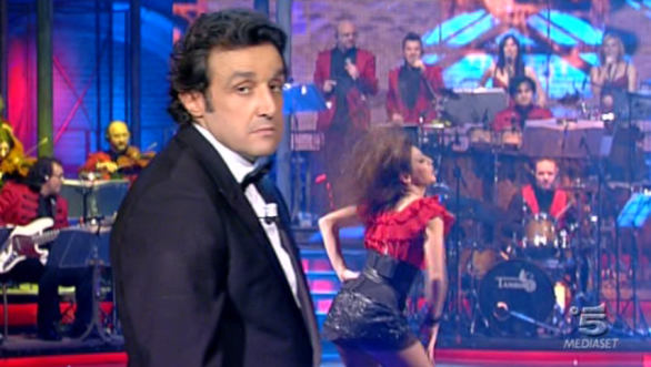 Flavio Insinna a “Il senso della vita”: Soffro d’insonnia da anni e vivo con i miei genitori