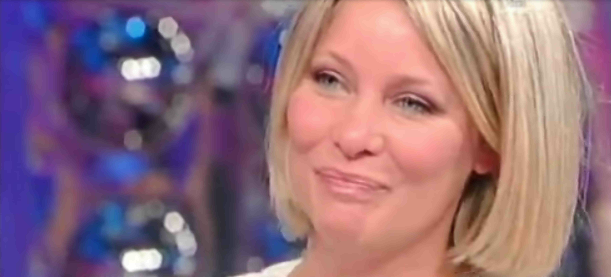 Flavia Vento: Ospite a “Se a casa di Paola” diventa una poetessa (video)