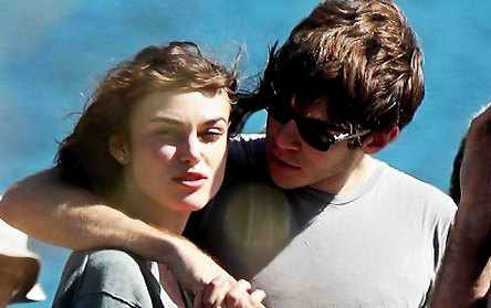 Keira Knightley: James Righton innamorato pazzo la raggiunge sul set