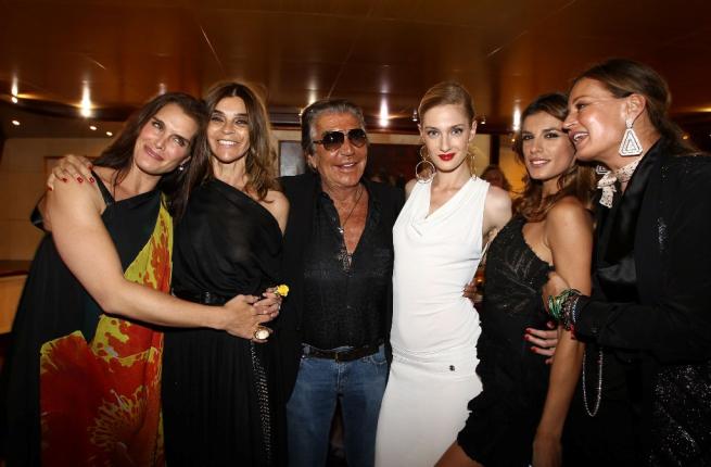 Roberto Cavalli: Super party con sfilata di star per l’inaugurazione della nuova boutique