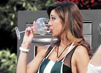 La notte degli chef: Seconda puntata, Belen Rodriguez simpatica e solare