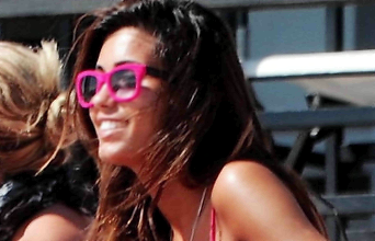 Federica Nargi: In spiaggia a Formentera, di Alessandro Matri …neanche l’ombra!