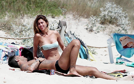 Nina Moric: “Carlos in vacanza con Fabrizio Corona e Belen non ce lo mando più!
