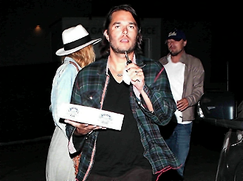 Leonardo DiCaprio e Blake Lively: Paparazzati in stato di ebbrezza dopo il concerto di Stevie Wonder