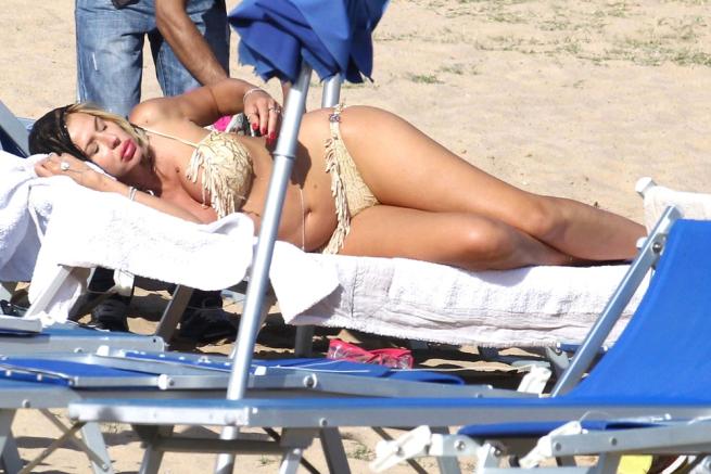 Valeria Marini e Simona Ventura: Paparazzi pronti ad evidenziarne i difetti… guardate!