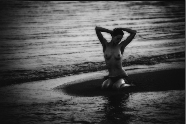 Calendario Pirelli 2012: Modelle al naturale in Corsica (backstage)
