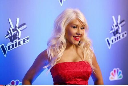 Christina Aguilera: A “The Voice” rischia il licenziamento, crisi per i continui flop