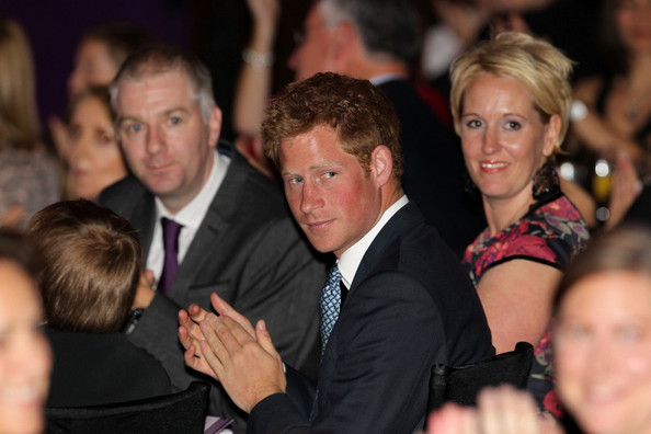 Il principe Harry: Look irresistibile ai Well Child Awards 2011