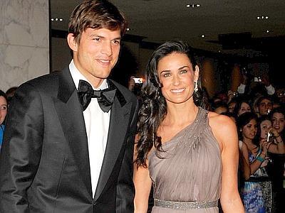 Ashton Kutcher: Tradisce Demi Moore un giorno prima del loro anniversario