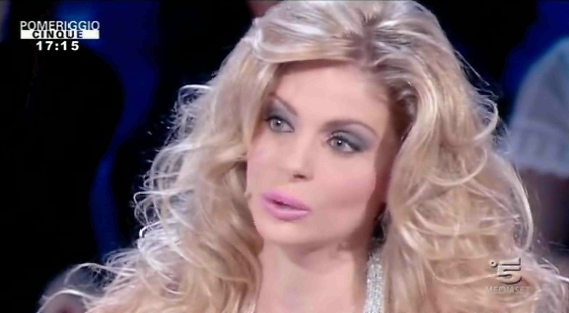 Pomeriggio Cinque: Francesca Cipriani “Il mio datore di lavoro abusò di me”