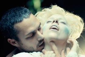 Lady Gaga: Video “You and I” con Taylor Kinney, paparazzati poi insieme in California