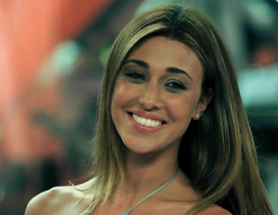 Belen Rodriguez: Colorado scollatura mozzafiato belen colorado