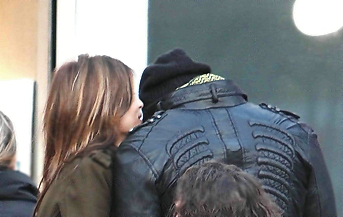 Elisabetta Canalis: Paparazzata insieme a Mehcad Brooks mano nella mano