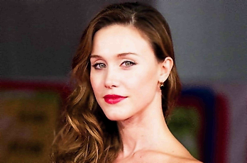 Gabriella Pession: Bellissima al Red carpet Roma Fiction Fest (foto)