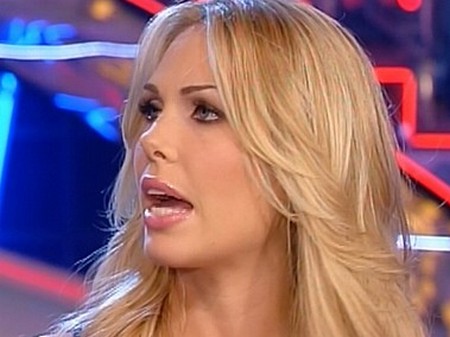 Ilary Blasi: “Le Iene, una spinta alla mia carriera, Luca ed Enrico? Ci vuole tempo!