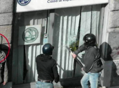 Manifestazione del 15 ottobre: I violenti si fanno scudo del corteo per devastare Roma