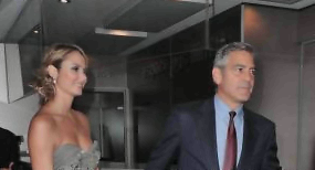 George Clooney e Stacy Keibler: Perfetti o quasi… sul red carpet a Parigi