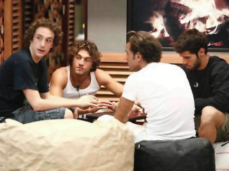 Grande Fratello 12: Iniziano i complotti, la fame è fame!