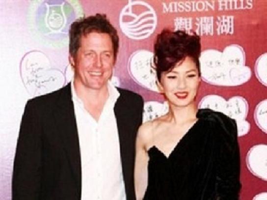 Hugh Grant: Papà a 51 anni, relazione “fugace” con l’attrice cinese Tinglan Hong
