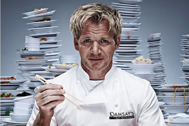 Gordon Ramsay: La star di “Hell’s Kitchen” per Natale regala ai Beckham un suo libro di ricette