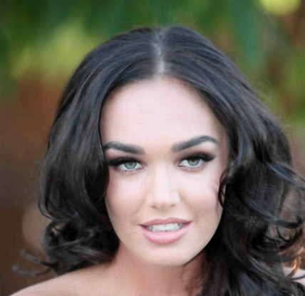 Festival di Sanremo 2012: Tamara Ecclestone sul palco dell’Ariston