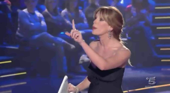 Grande Fratello 12: Puntata ricca di colpi di scena, Alessia Marcuzzi esagera!
