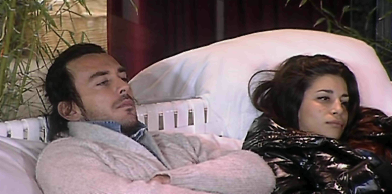 Grande Fratello 12: Martina chiede a Fabrizio un pò di tempo, aria di crisi!