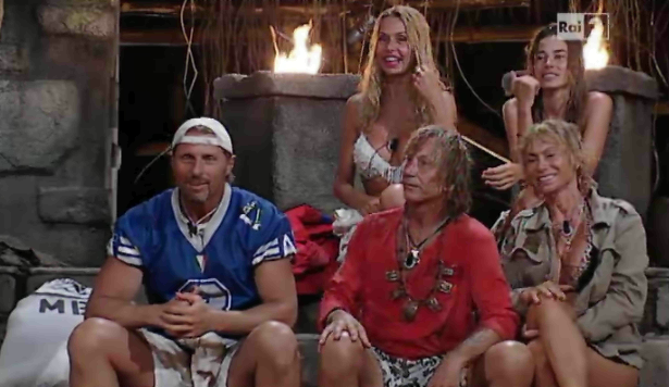 Isola dei famosi 9: Eliminato Apicella, entra Manuel Casella, paura per Enzo Paolo Turchi