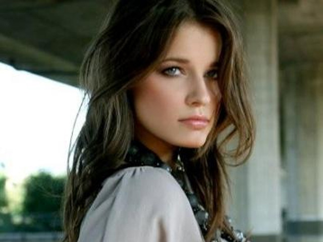 Festival di Sanremo 2012: Ivana Mrazova indosserà abiti di Alberta Ferretti
