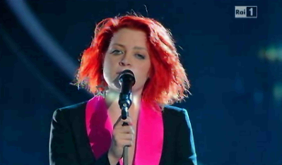 Noemi: A Sanremo 2012 incanta il pubblico con “Sono solo parole”