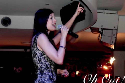 Sara Tommasi: La splendida showgirl conquista Aversa