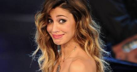 Belen Rodriguez: La “farfalla” lancia una moda, tatuaggi, bracciali e ora anche il gelato