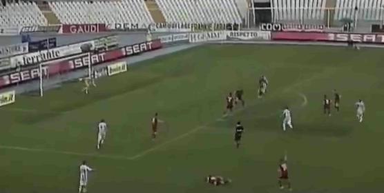 Piermario Morosini: E’ morto in campo stroncato da un infarto (video) piermario morosini : Muore il centrocampista del Livorno