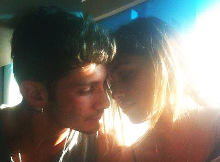 Belen Rodriguez Facebook : Teneri scatti con Stefano e non solo…
