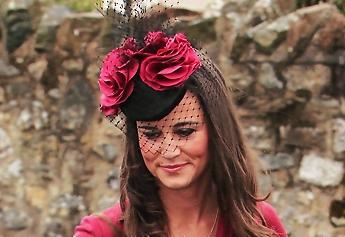 Pippa Middleton : Lato B perfetto al matrimonio di Camilla Hook Matrimonio Camilla Hook : Pippa Middleton sfoggia il suo lato b