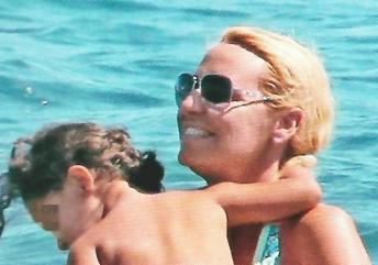 Antonella Clerici: Felice al mare con Maelle