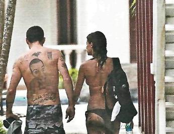 Elisabetta Canalis: Perfetta surfista con Steve-O in Costa Rica
