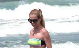 Federica Panicucci: Al mare con la prole “Con Fargetta? Vogliamo il terzo figlio!”