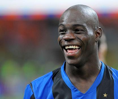 Mario Balotelli gossip: Dieci ragazze per me? No, solo tre!
