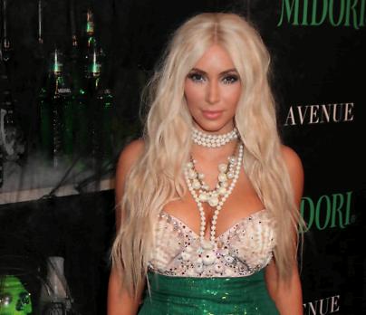 Kim Kardashian e Kanye West: Halloween e una parrucca da 2000 dollari