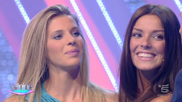 Veline Striscia la Notizia: Giulia e Alessia a rischio licenziamento