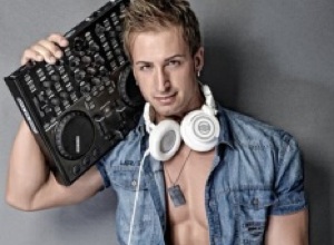 Thomas De Gobbi: Intervista al sassofonista deejay